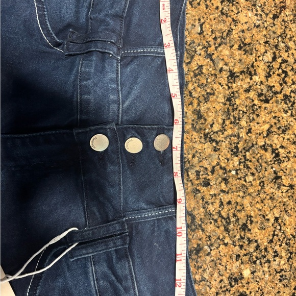 Flamingo Butt Lifting Jeans - Picture 4 of 5